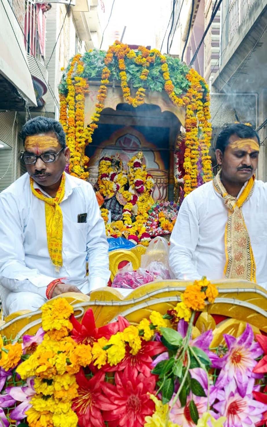 The procession of Maa Sharda was taken out with much fanfare.