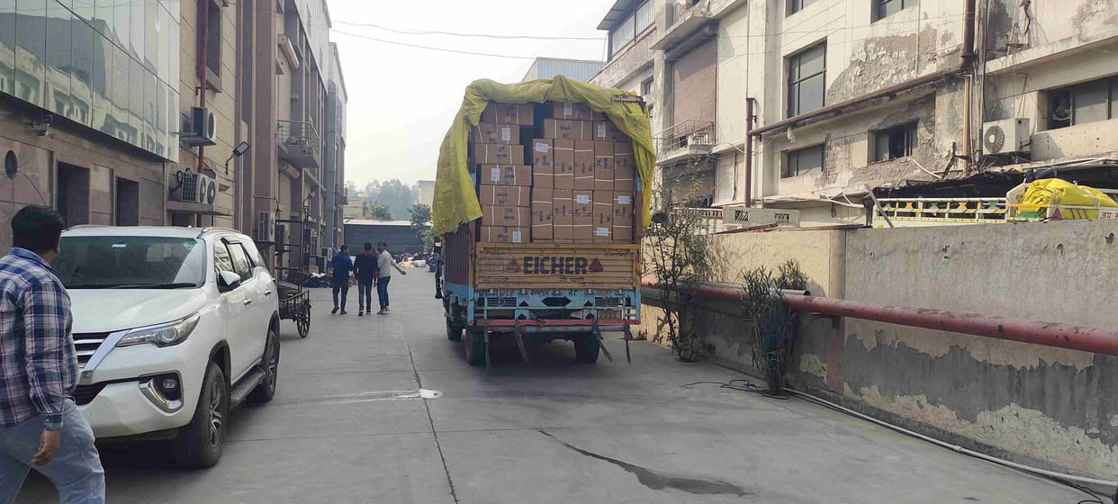 Goods worth Rs 600 crore stuck, orders are also being cancelled.