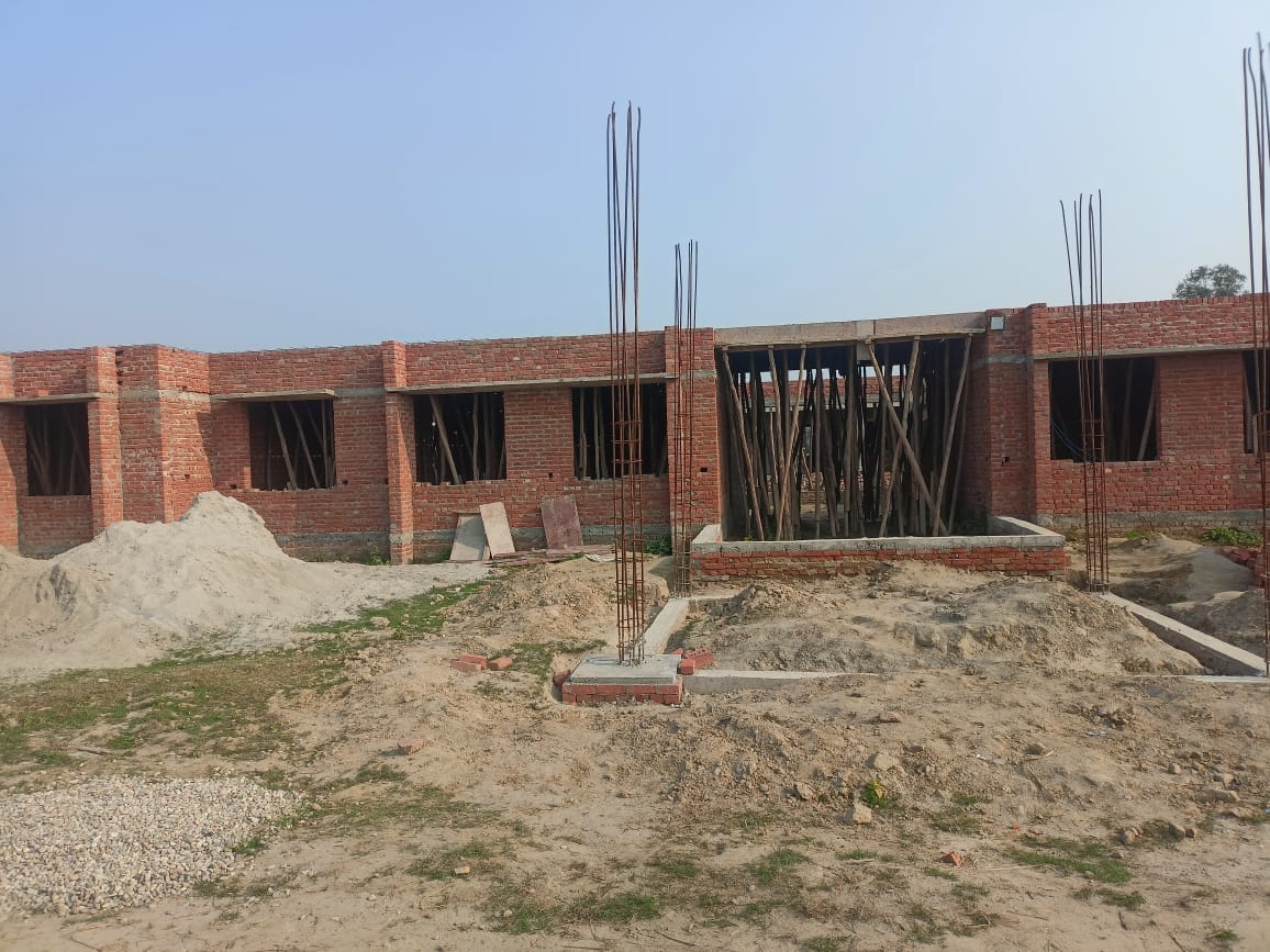 Crack in the walls of the government college under construction