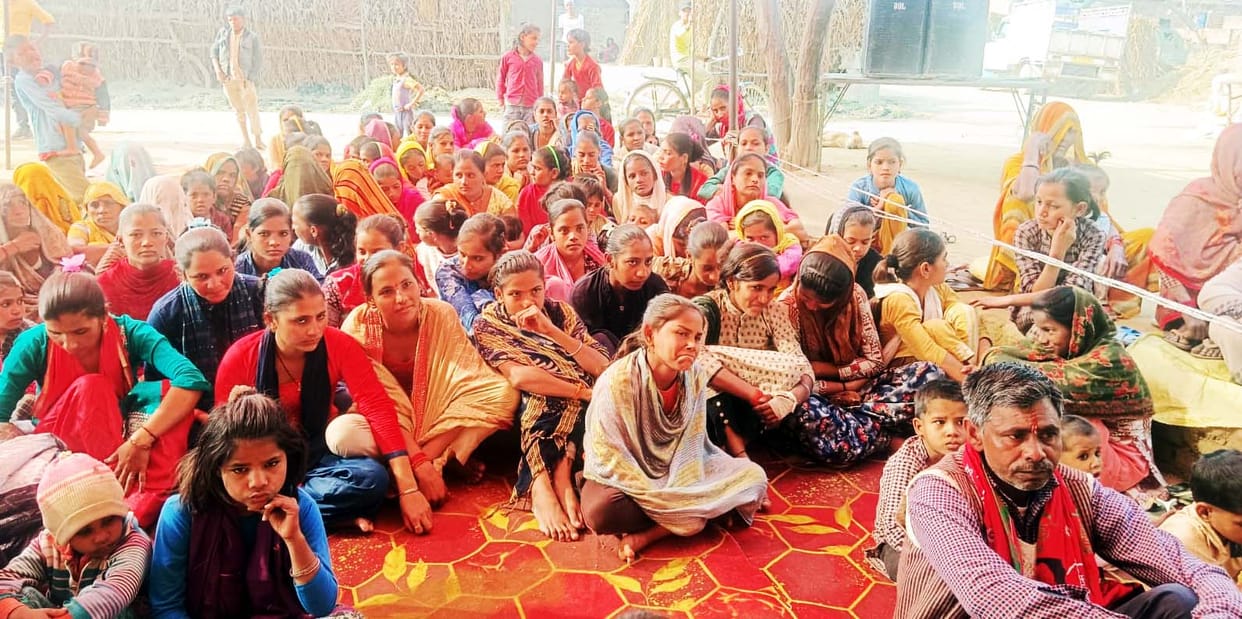 Narrated the incident of Govardhan Puja on the seventh day of Bhagwat Katha.