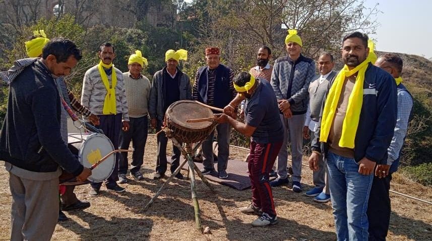 The tradition of the princely states came alive again, yellow turban dam, celebrated spring festival by playing tamka.