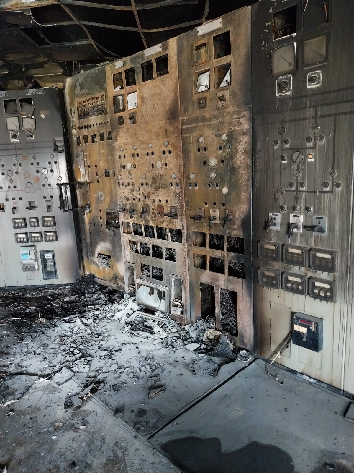 Fire broke out in control unit, supply affected throughout the day