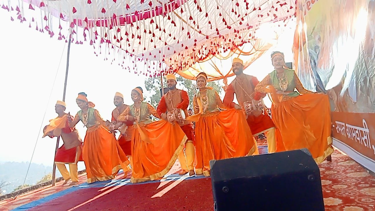 Colors of culture scattered in Basanti Kautik