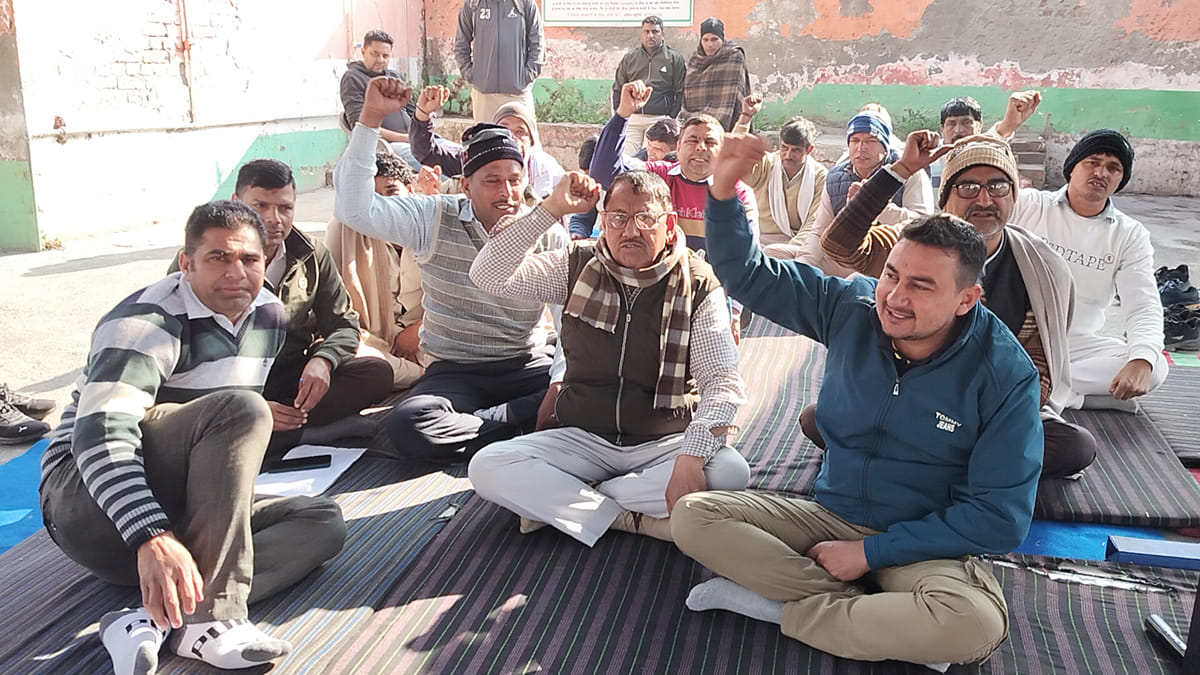 Roadways employees are on strike in Tohana, Kilometer Scheme buses run