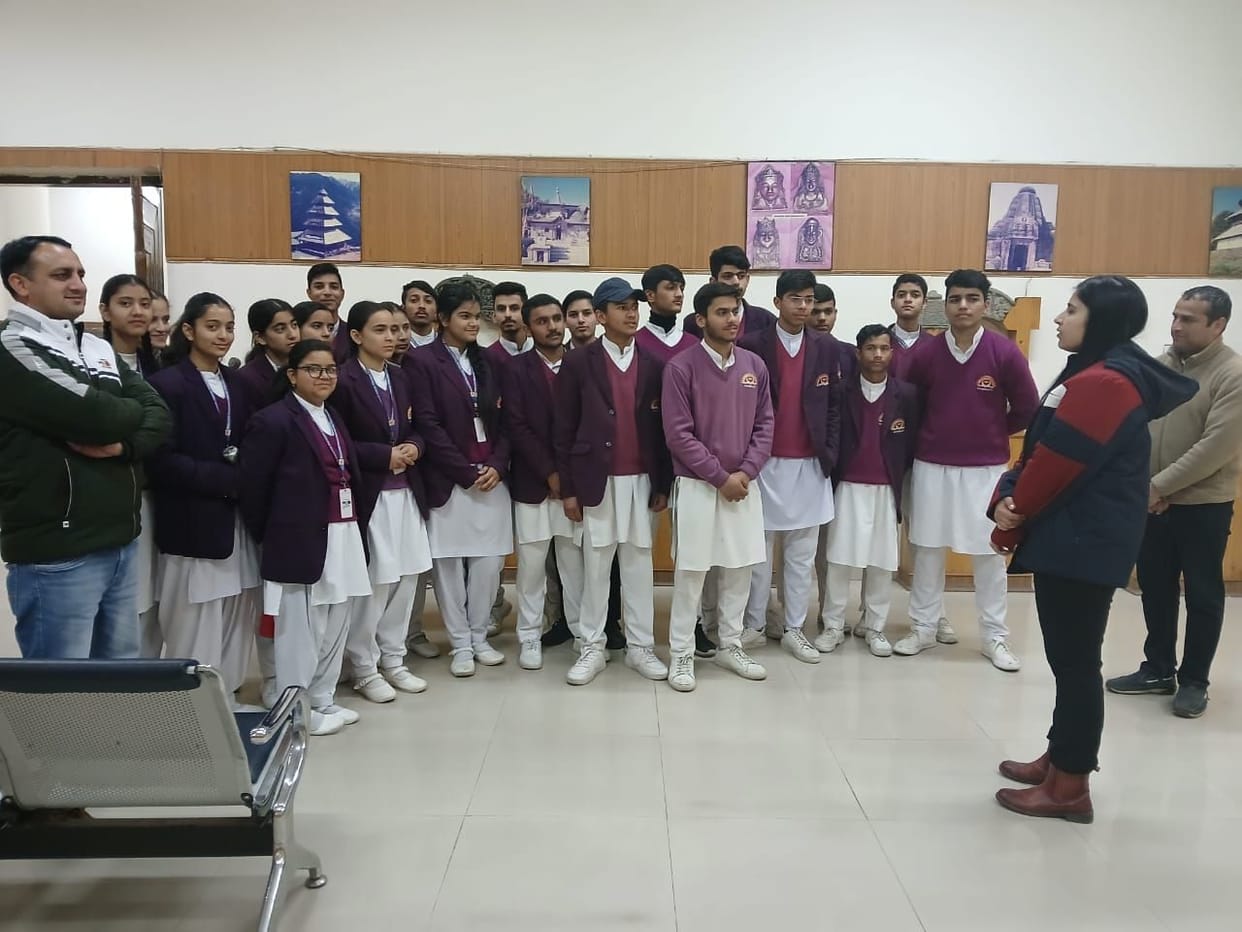 Students collected mythological items in Nihari Museum