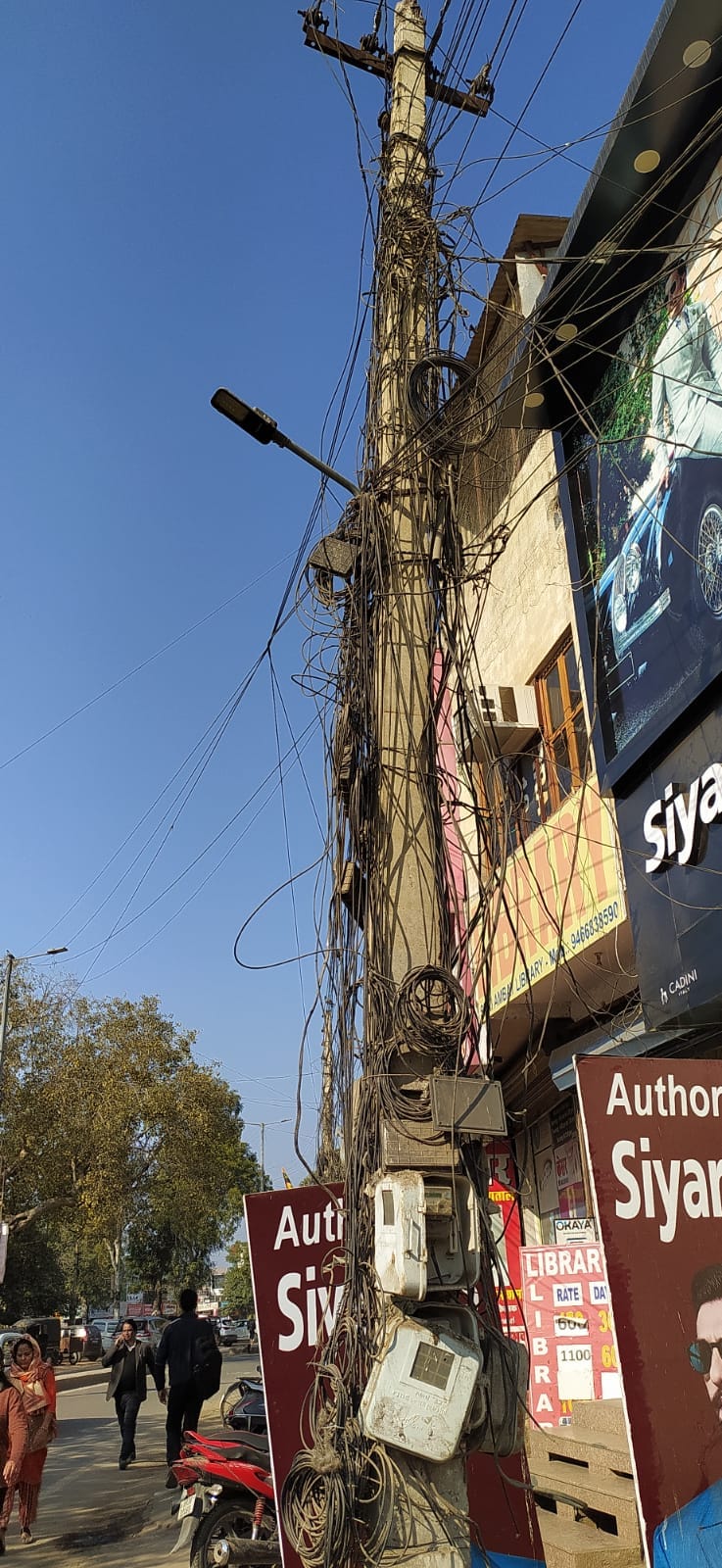 Wire network spread on electric poles, accident may occur