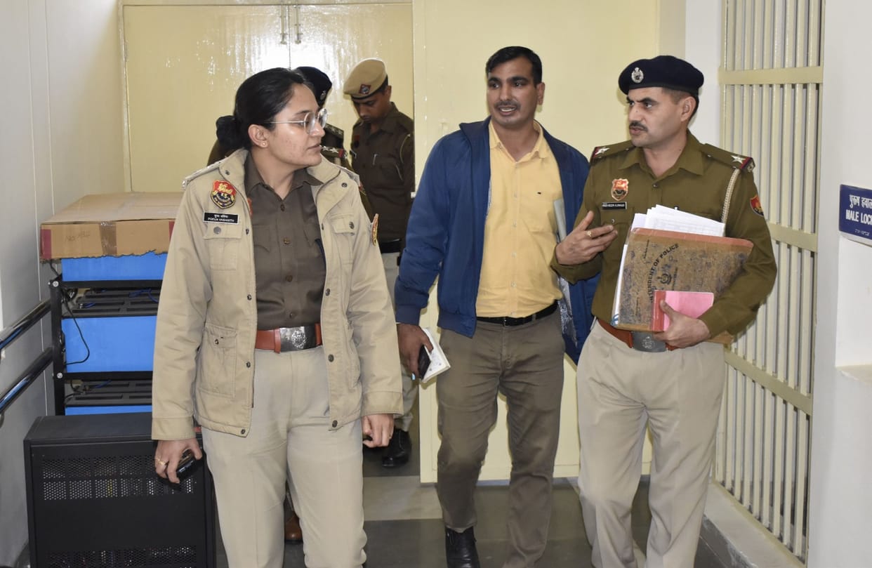 SP conducted surprise inspection of six police stations