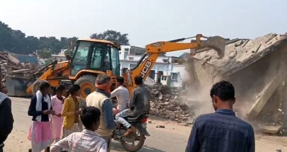 10 buildings demolished in Khudaganj on the second day