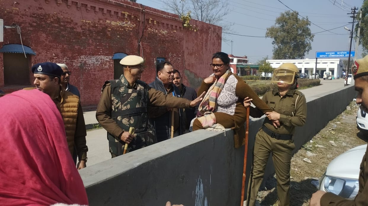 DC office gate closed, Ashavarka climbed on the wall