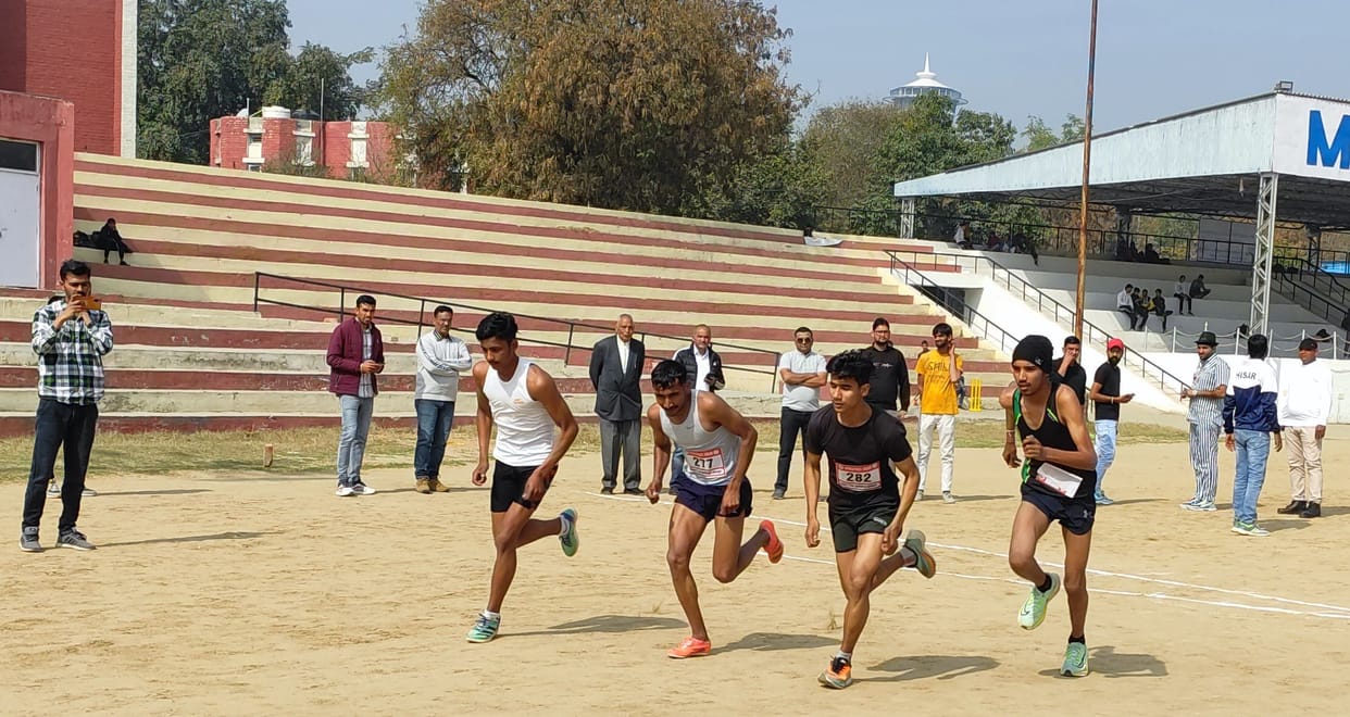 Darshan won in 400 meter race, Anikesh was second.