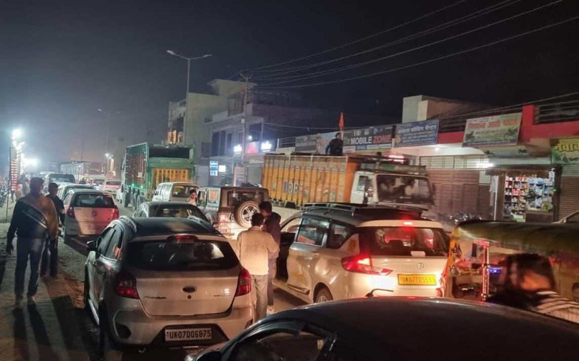 Jam on Delhi Highway due to wedding season
