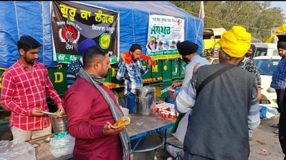 Patiala : शंभू बॉर्डर पर बढ़ रही किसानों की भीड़ दिल्ली कूच को आमादा...निहंग भी पहुंचे, समर्थन में कई संस्थाएं Crowd of farmers increasing at Shambhu border, Nihangs arrived