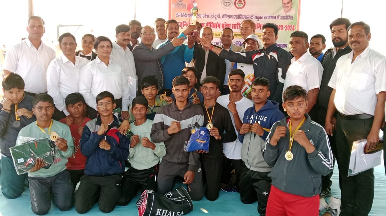 Two silver and four bronze medals won in boxing