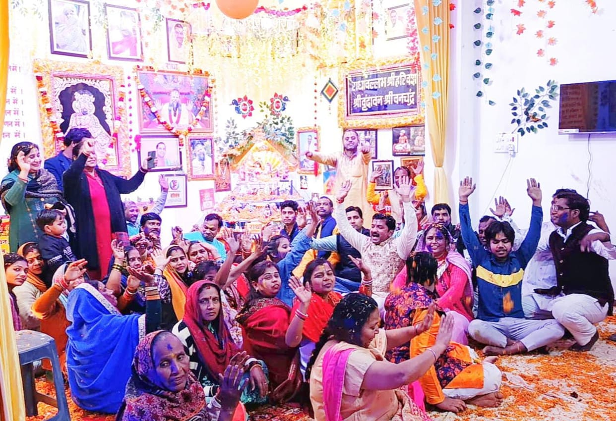 Celebrated Holi by playing flowers