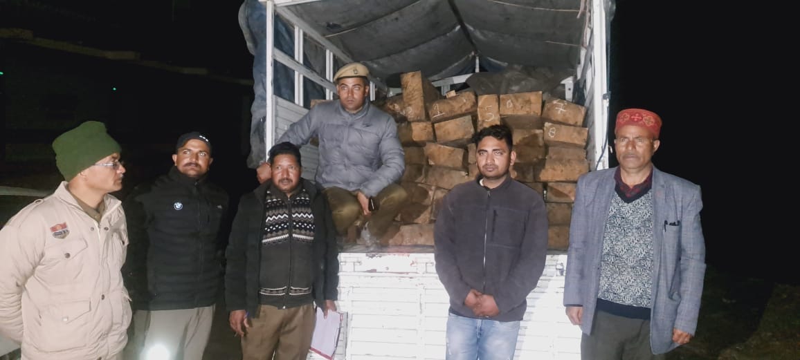 46 cedar sleepers recovered from vehicle in Pachali