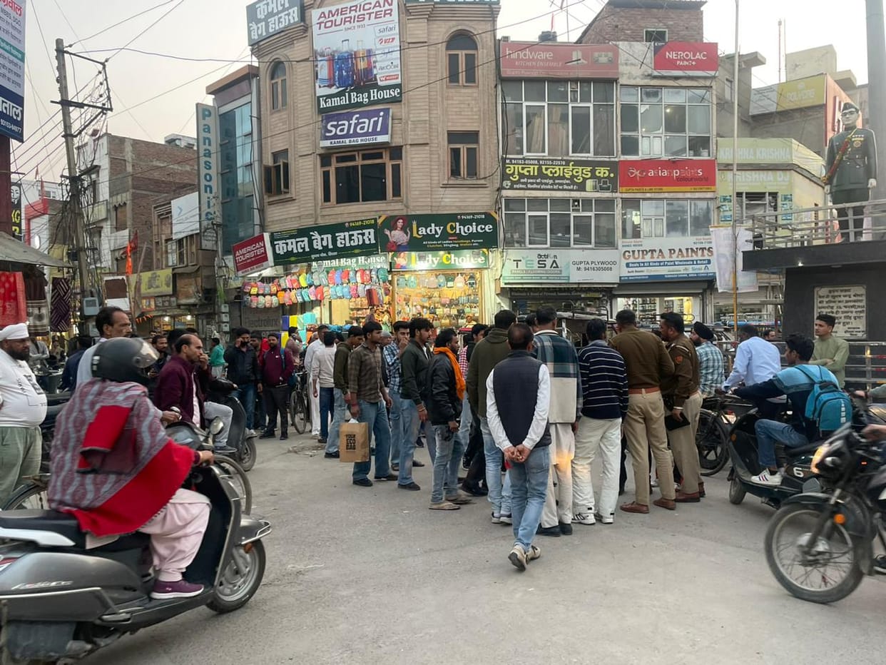 Bullets fired at Subhash Chowk, 50 meters away from the city police station, two youths injured