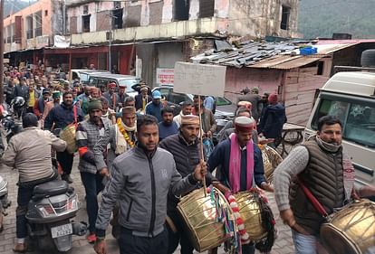 People of Bajgi community took to the streets Adamant on demand of declaring the state agitator Uttarkashi