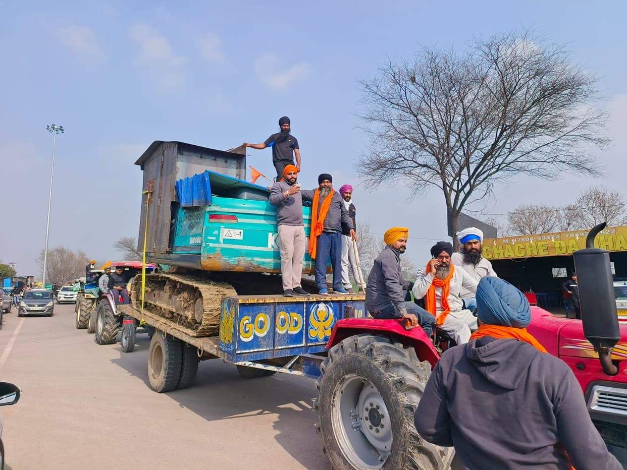 Preparation for Delhi march: JCB and Poklane machine will become shield