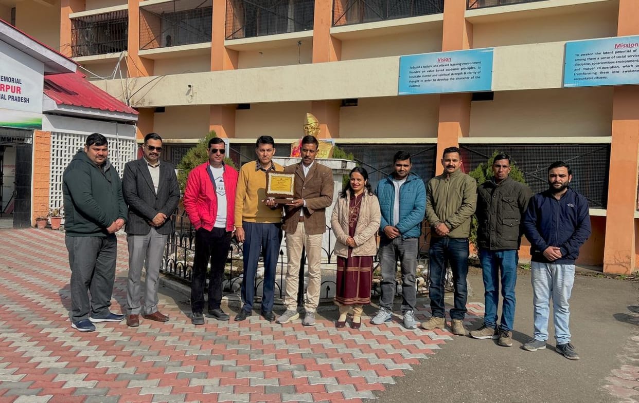 IGNOU Study Center of Government College Hamirpur got the award