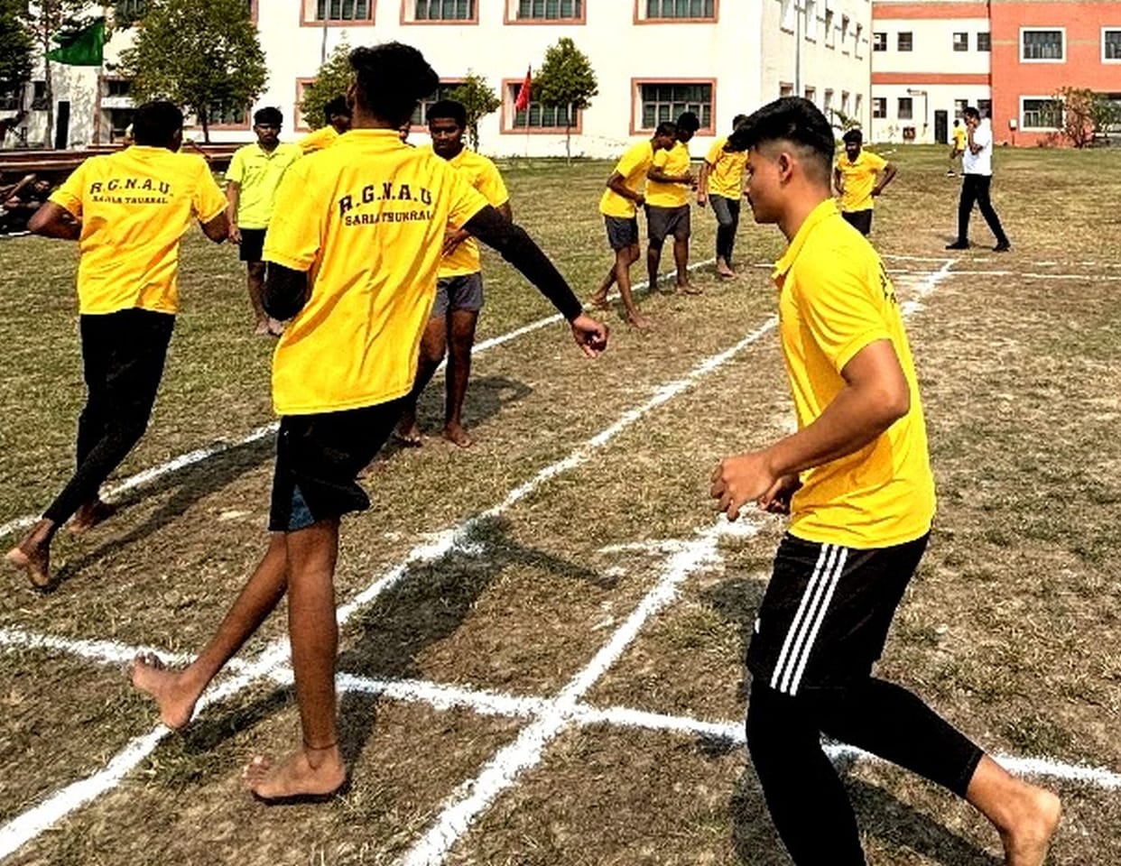 Players showed their strength in sports competition