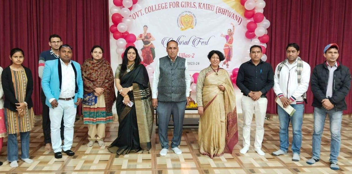 Muskaan stood first in poster writing and speech, Anita stood first in poetry recitation.