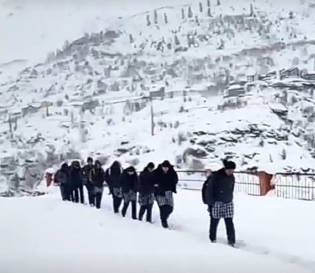Lahaul-Spiti jammed due to heavy snowfall