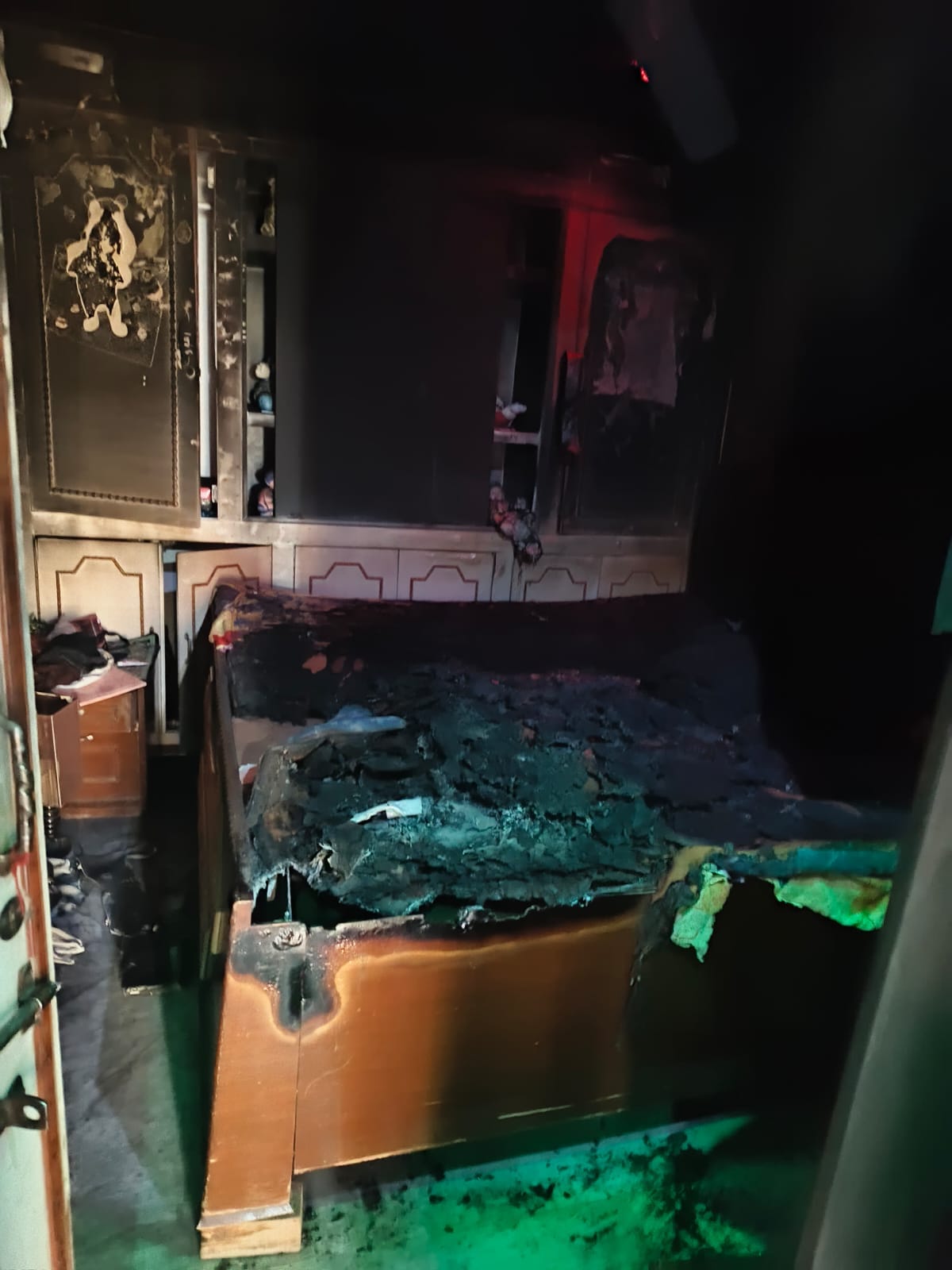 Thieves set fire to the house after theft