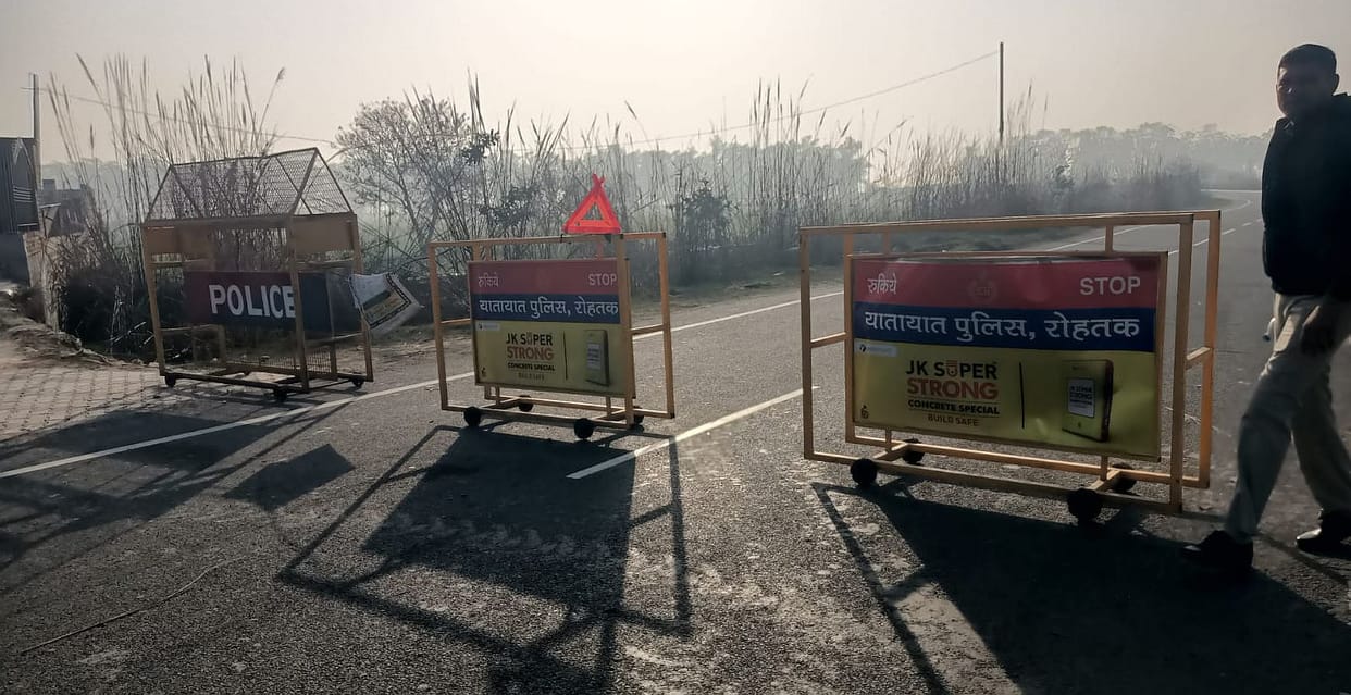 Rohtak police set up a block near Pauli village