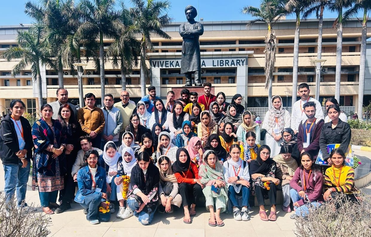 Kashmiri students shared information about rich cultural heritage and folk culture