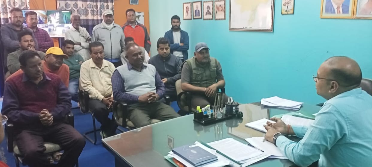 Vehicle owners torn apart for opening Sharda mining
