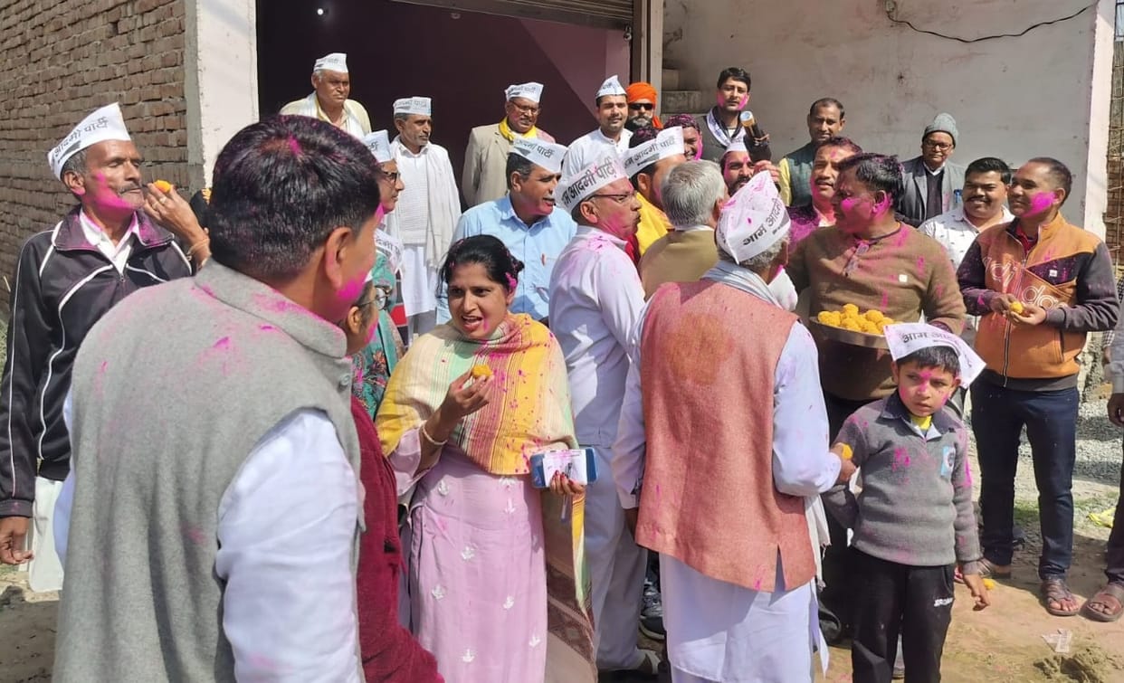 There was no delivery hut in village Majra, due to which pregnant women of the village had to go to Rohtak, Jhajjar and some other place for delivery.