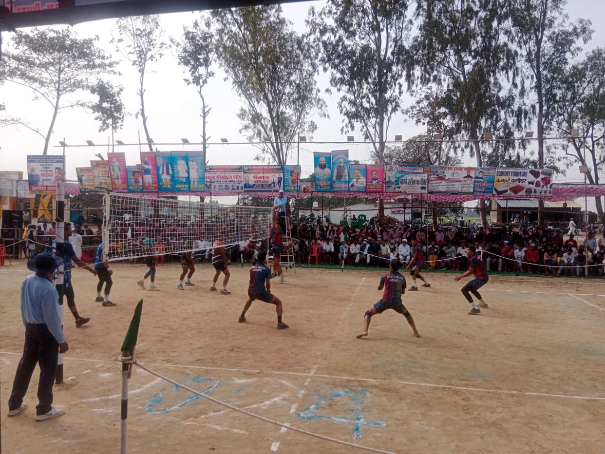 Volleyball competition: Sonbhadra, Gorakhpur, Delhi won their matches