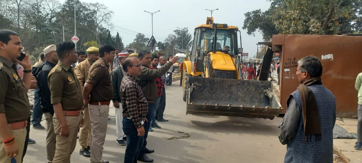 Bulldozer runs on encroachment on block and CHC gate