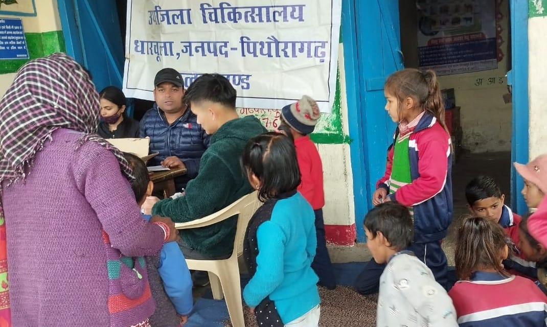 Health department team examined jaundice affected children