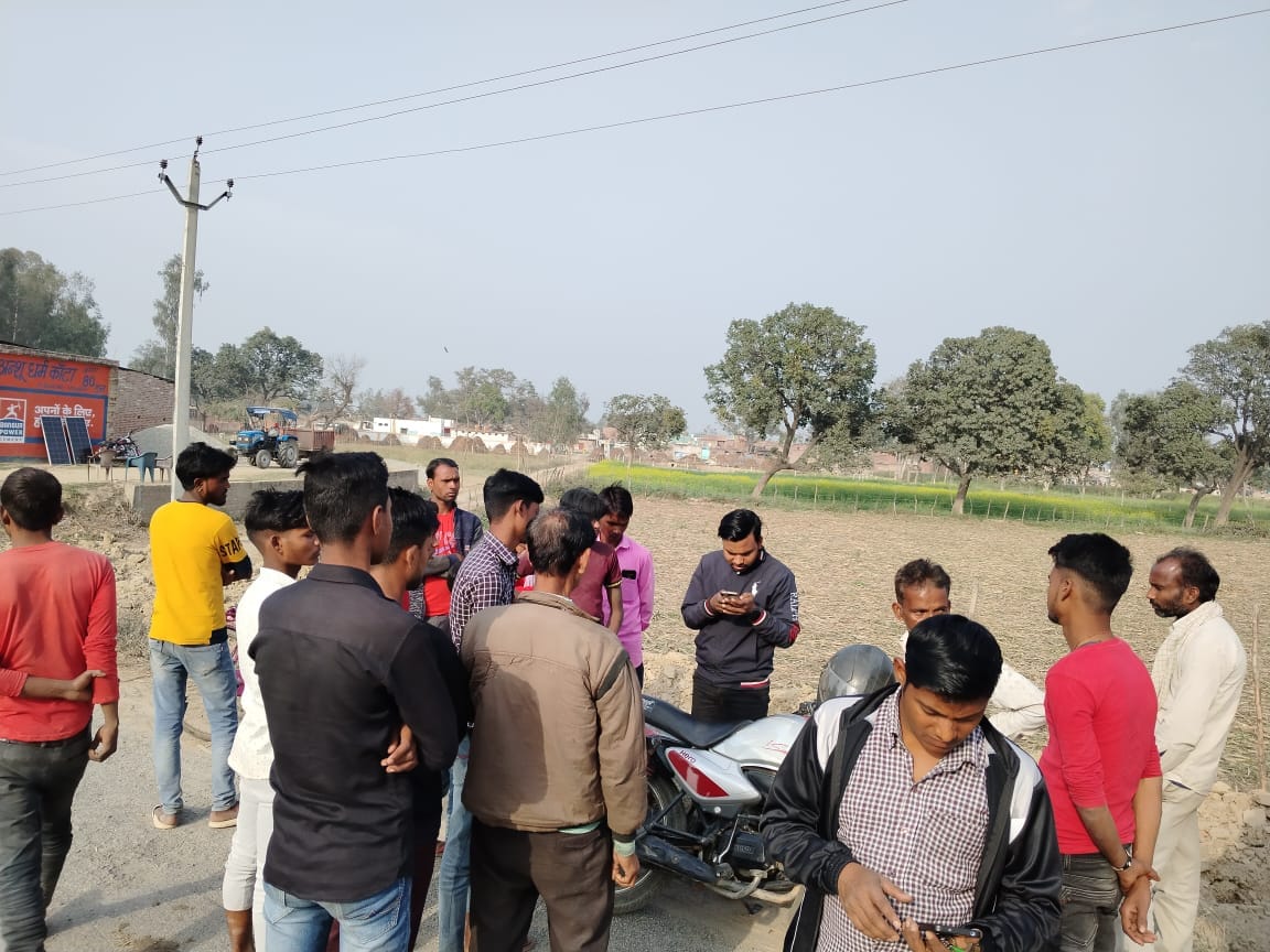 Robbery of Rs 3 lakh from finance employee at gunpoint