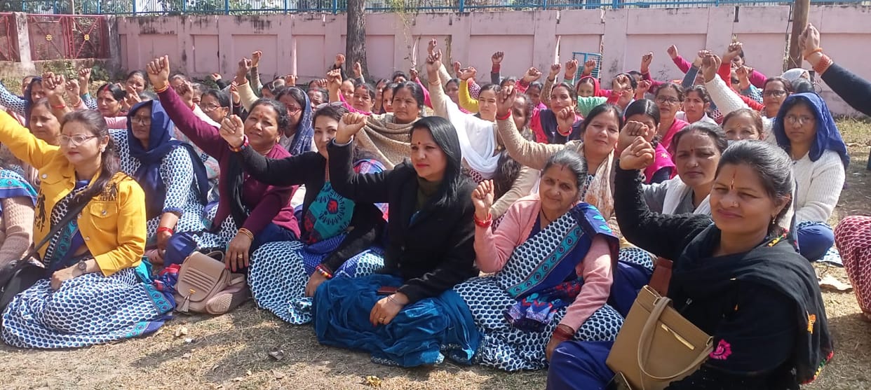 Anganwadi workers protest against five-point demands