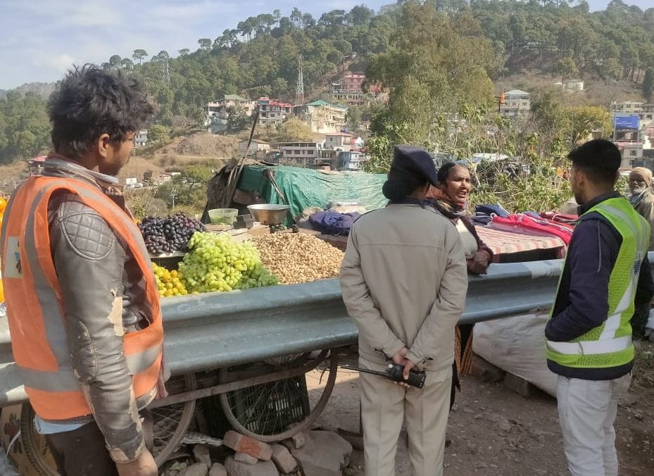 There will be no street vendors between Parwanoo and Solan.

Highway and police patrolling team will monitor
