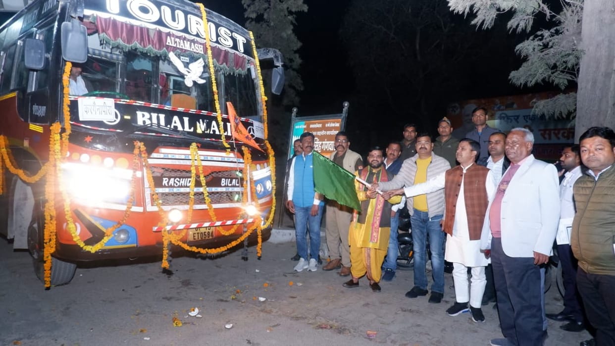 Minister of State sent 100 devotees to Ayodhya in two buses