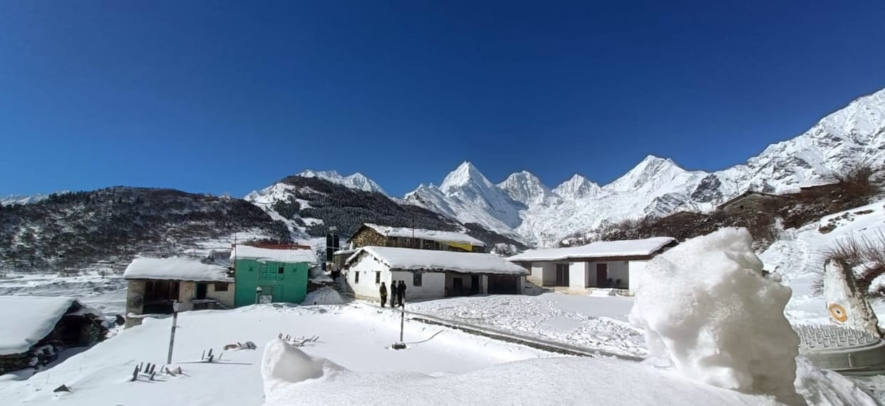 Sunshine shines in high Himalayan region, relief from cold