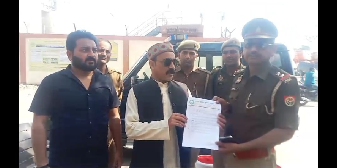 Farmer leader detained before burning effigy of Prime Minister