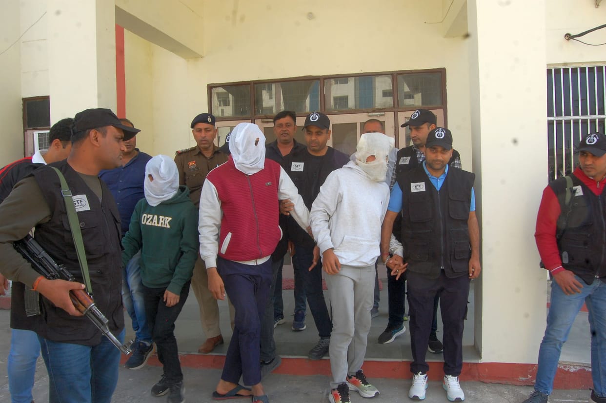 Three arrested with a reward of Rs 50 thousand