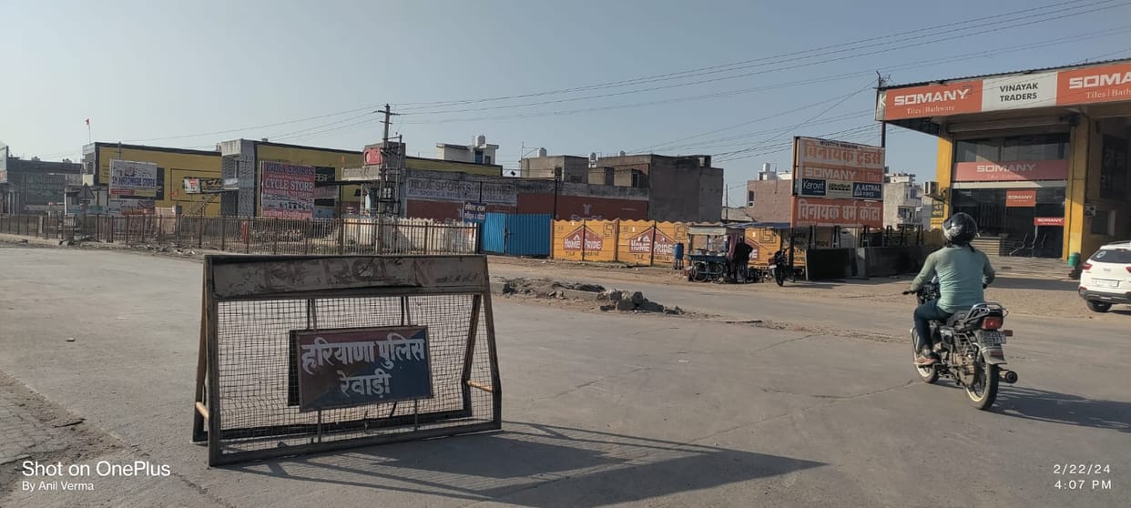Dharuhera-Bhiwadi police retreated, put up barricades in their respective areas