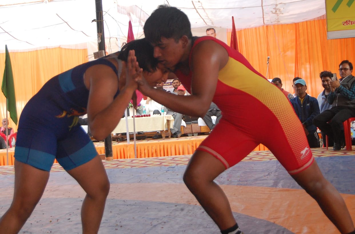girls practice in wrestling