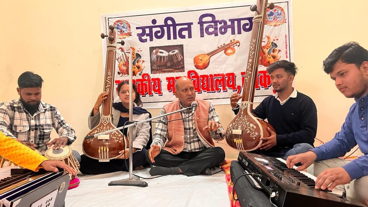 The audience danced to the performances of musicians and students.