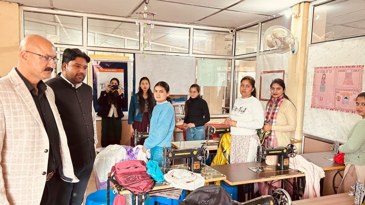 Training of tailors started in Mandi, daily allowance of Rs 500 will be given.