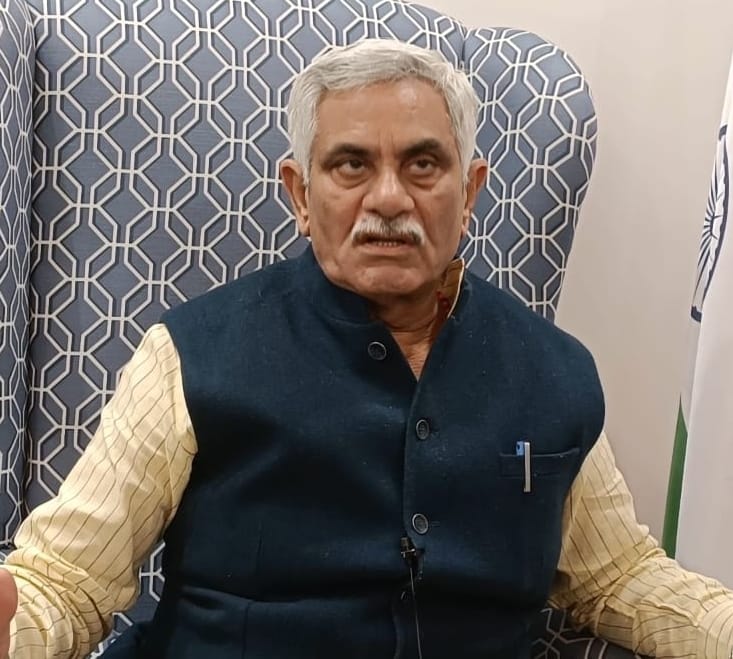 Congress surrendered to Kejriwal surrounded by corruption allegations: Grover