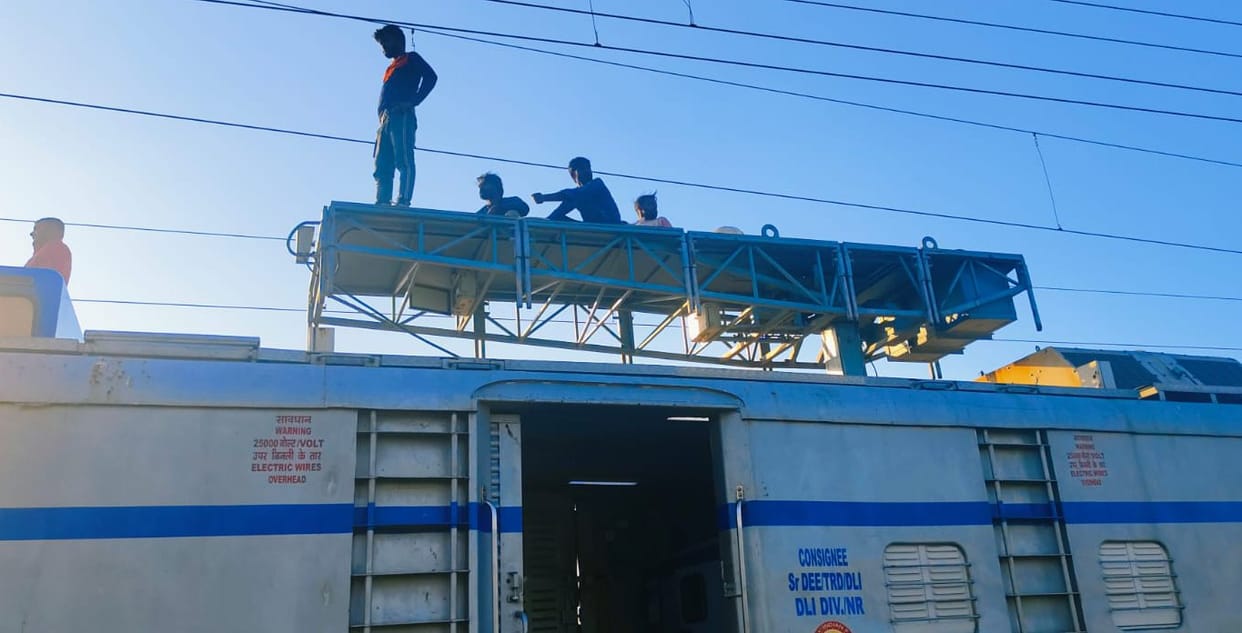 Trains remained cancelled, passengers remained worried