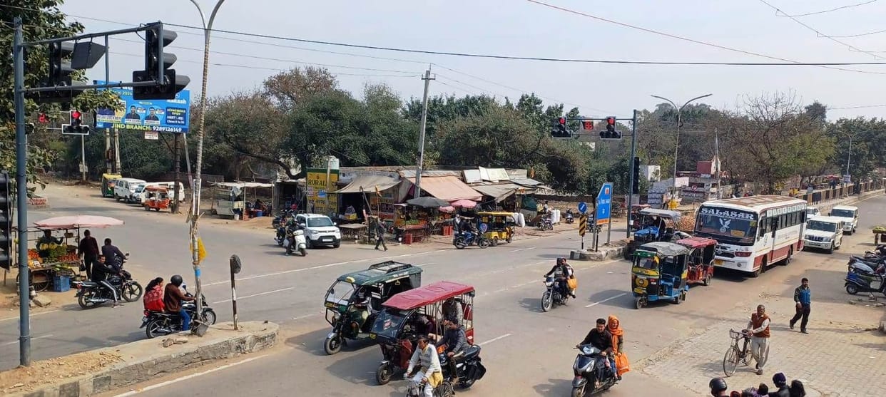 The city will now be jam free, traffic light installed at the old bus stand