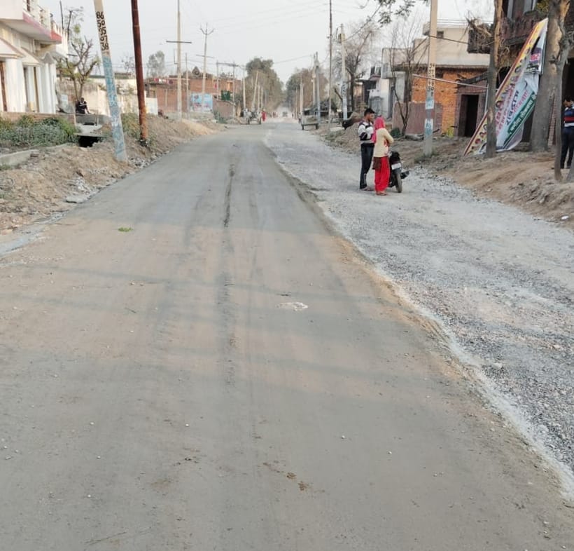 Construction of CC road started in Abadiya on Balawali-Feena road.