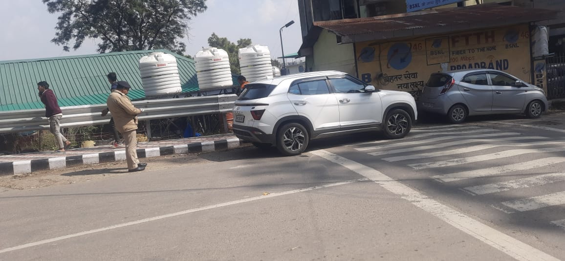 Challans issued to drivers standing in no parking zone